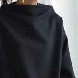Pulover de damă negru mini cu guler înalt chic confortabil călduros elegant modern